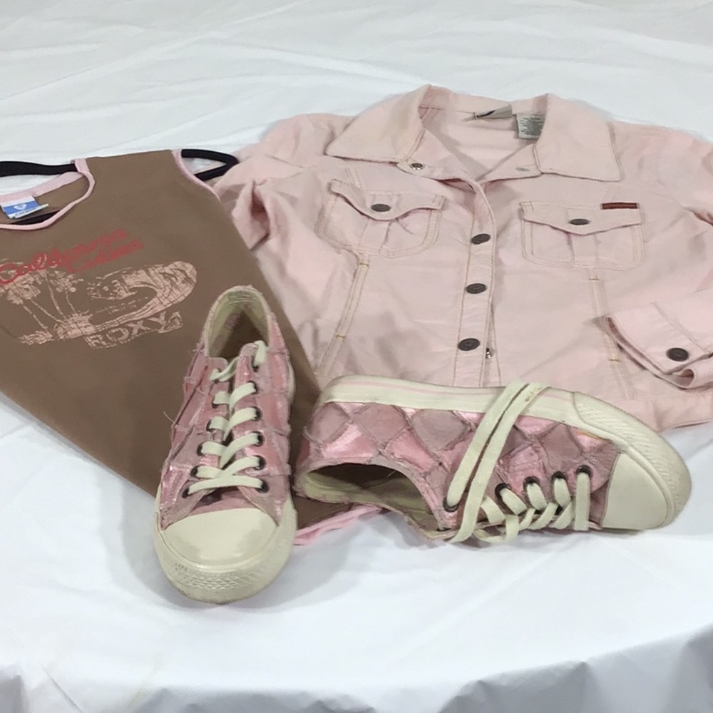 A 2 piece set Roxy mauve corduroy jean jacket and shell.